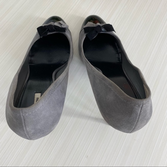 Miu Miu Bow Embellished Cap Toe Suede Pump Heel - Picture 7 of 9